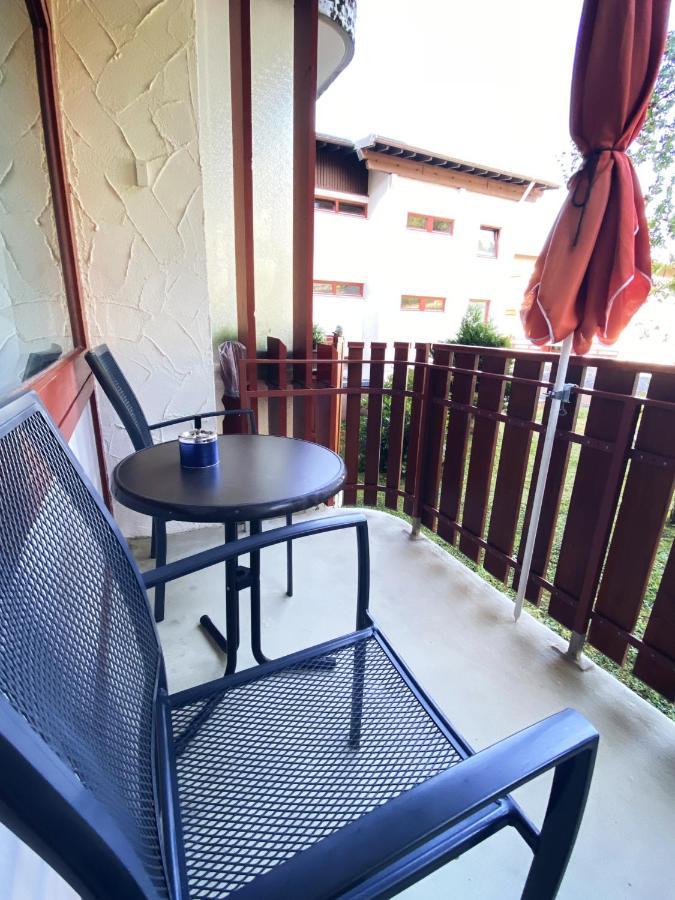 Appartamento 20qm Mit Balkon Und Innenpool - 22031 *