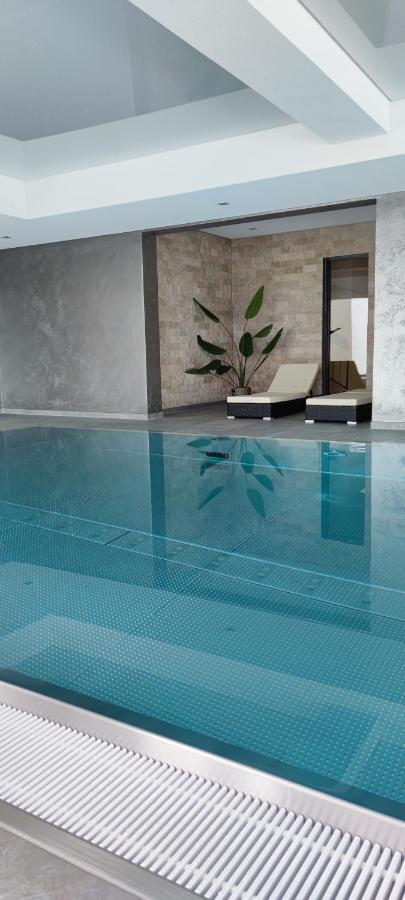 20qm Mit Balkon Und Innenpool - 22031 Schluchsee